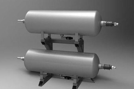 在拆卸非隔離式蓄能器時需注意哪些方面？